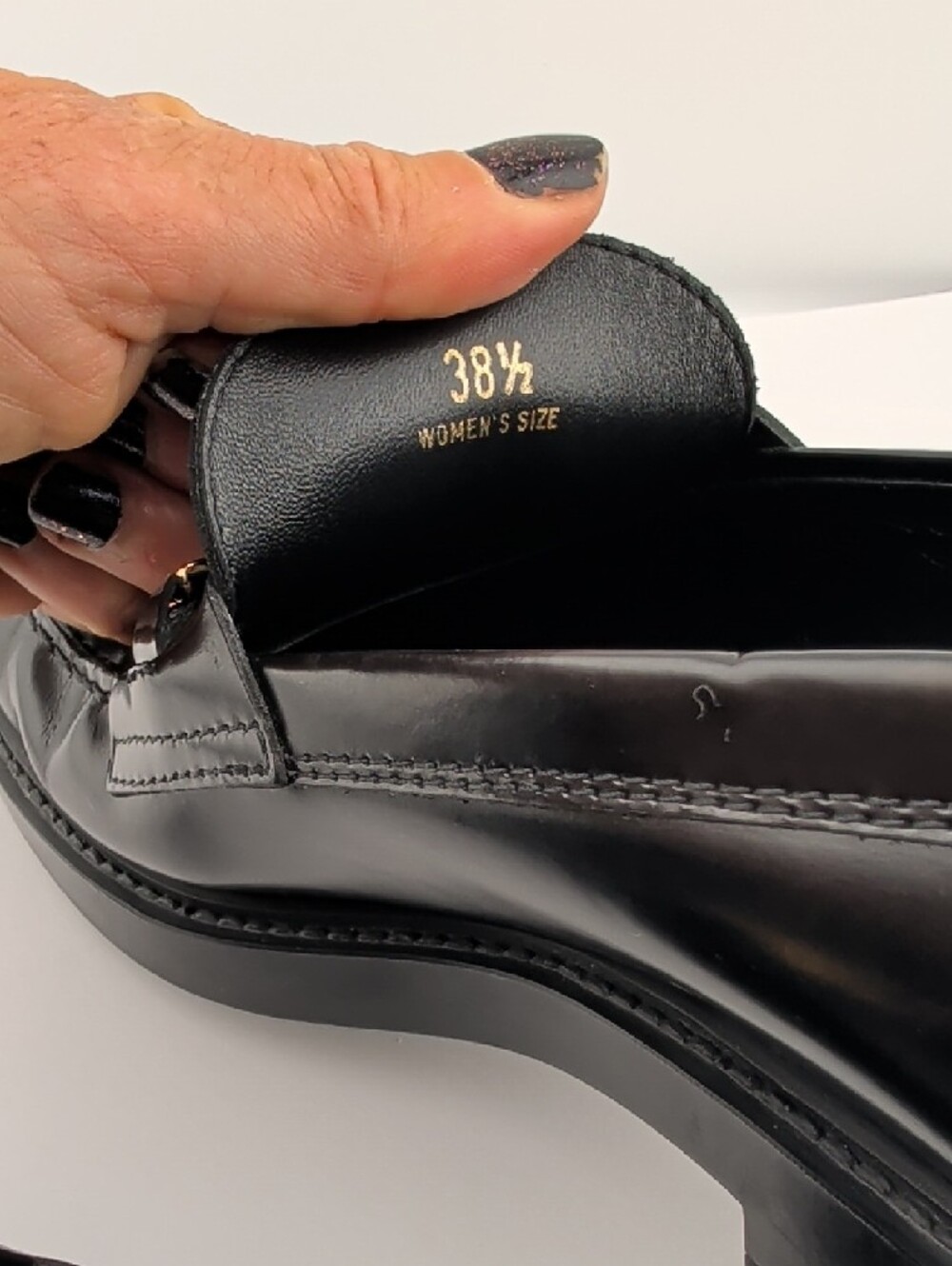 Tod's Black Leather Made In Italy Gold Metal Logo Women's 38.5 - Picture 9 of 16